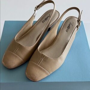 Trotters Beige Slingback Heels